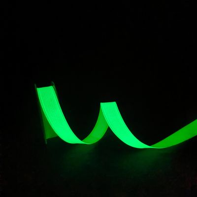 Taśma odblaskowa PVC świecąca w ciemności do dekoracji wnętrz Samoprzylepna taśma ostrzegawcza
